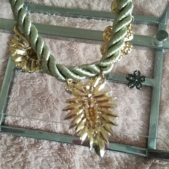 Starburst Statement Corded Necklace - Picture 7 of 8